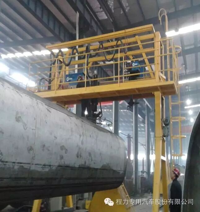 Special-shaped tank body ring seam automatic welding machine